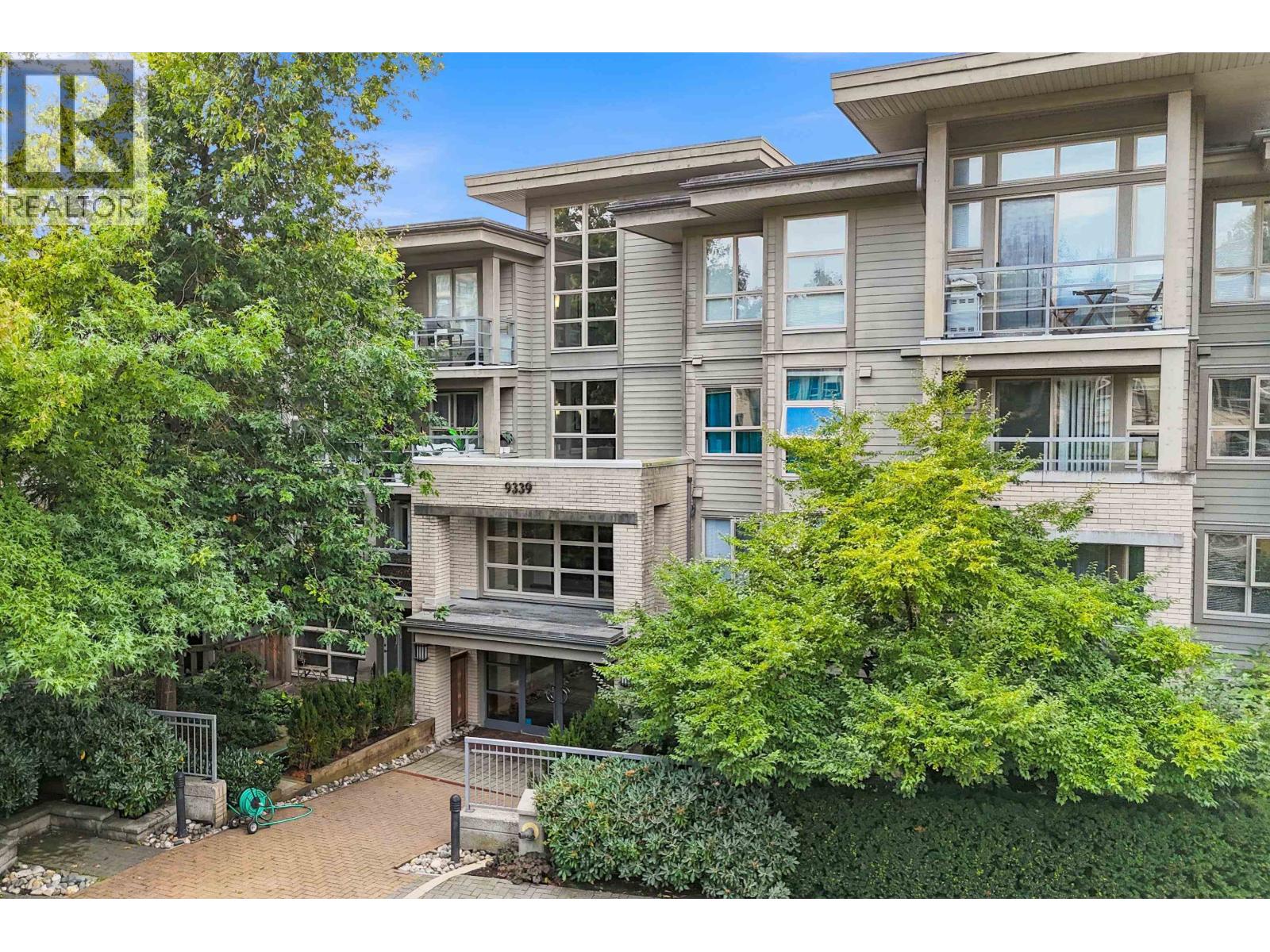 321 9339 UNIVERSITY CRESCENT, Burnaby, British Columbia