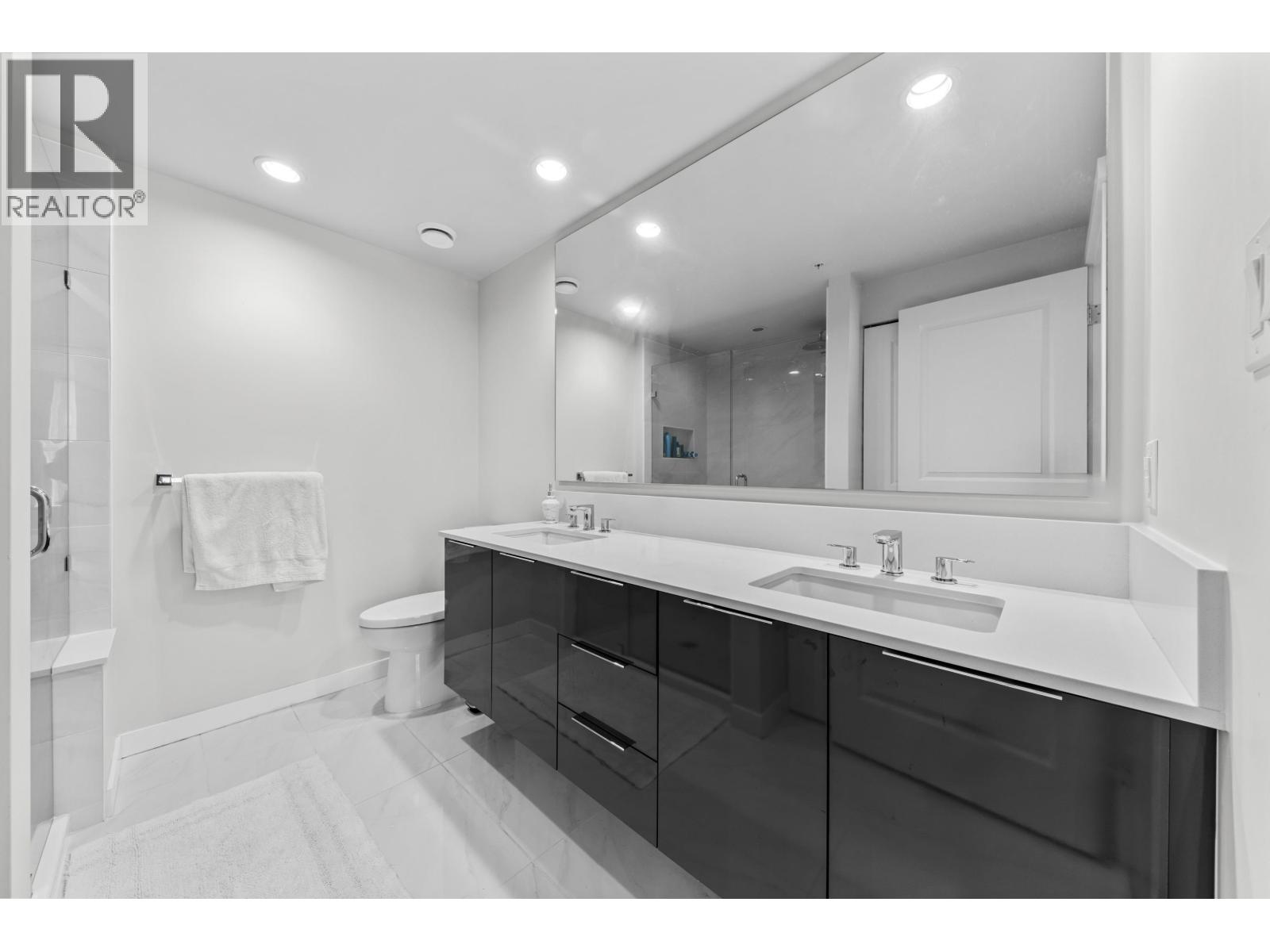 1001 3096 Windsor Gate, Coquitlam, British Columbia  V3B 0P4 - Photo 13 - R3054244