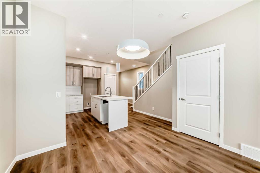 397 Hotchkiss Drive, Calgary, Alberta  T3S 0N1 - Photo 14 - A2238781