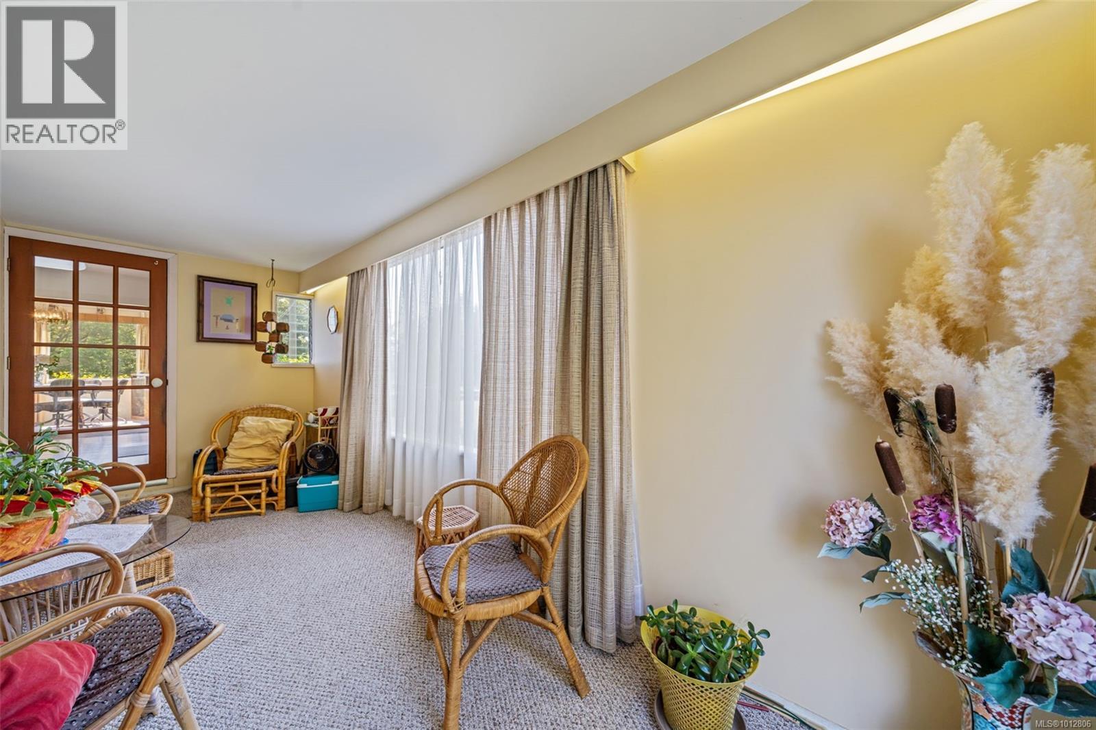 1924 Allenby St, Saanich, British Columbia  V8R 3B8 - Photo 16 - 1012806