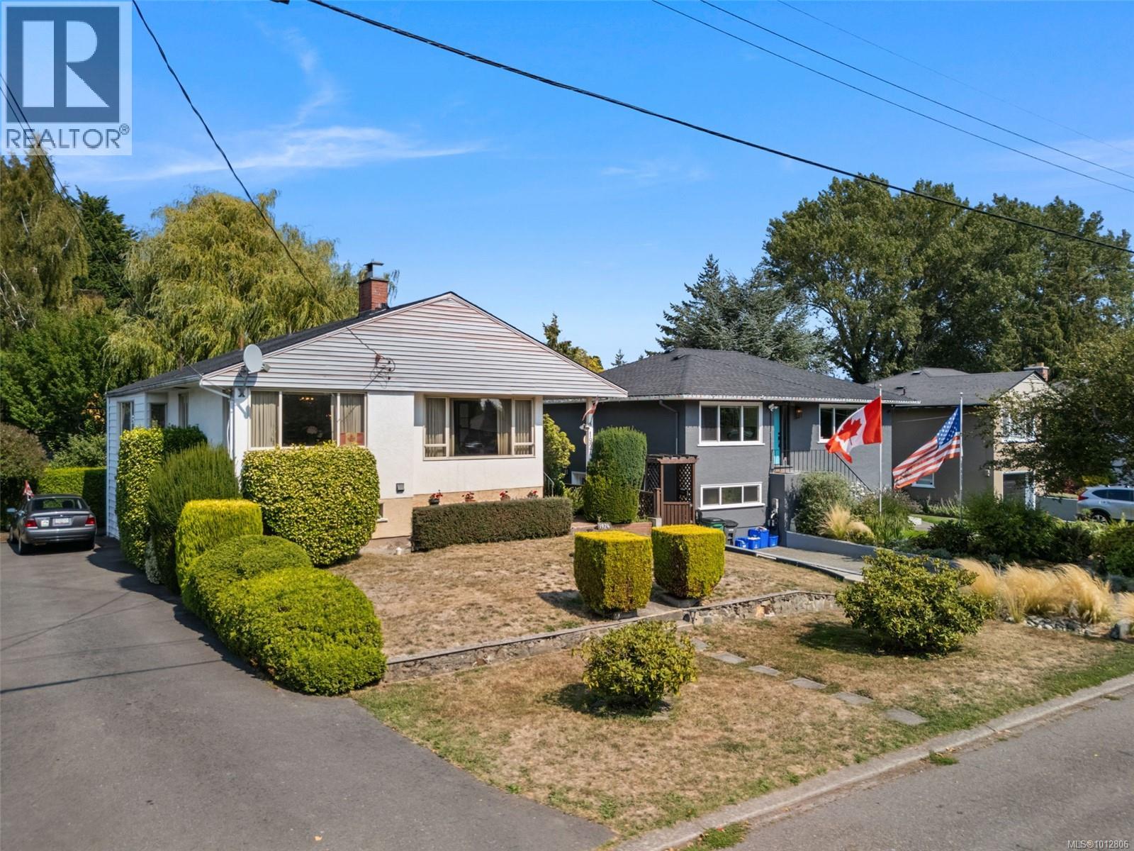 1924 Allenby St, Saanich, British Columbia  V8R 3B8 - Photo 34 - 1012806