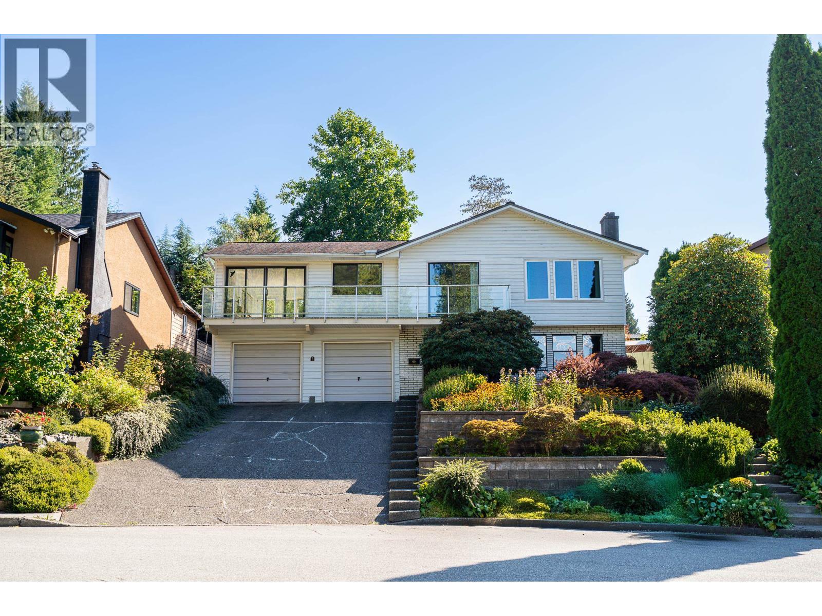 5 TUXEDO PLACE, Port Moody, British Columbia