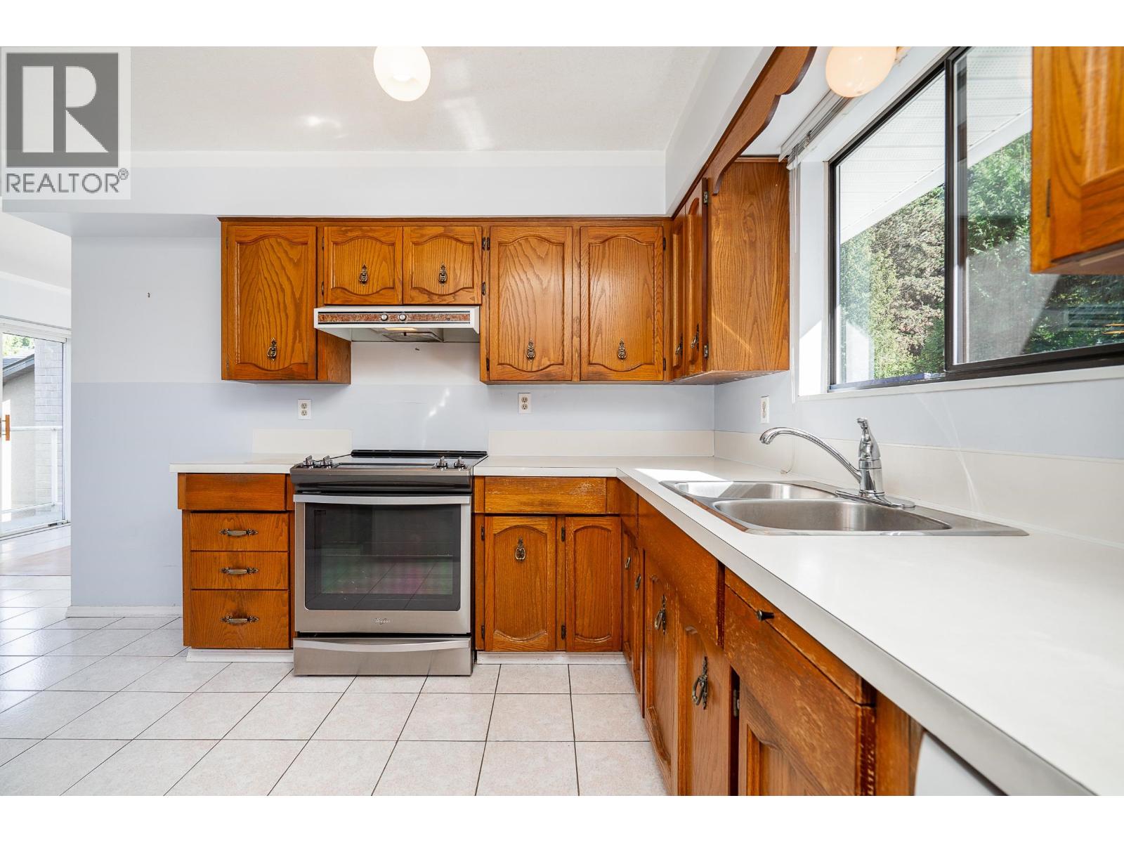 5 Tuxedo Place, Port Moody, British Columbia  V3H 3W5 - Photo 12 - R3054191