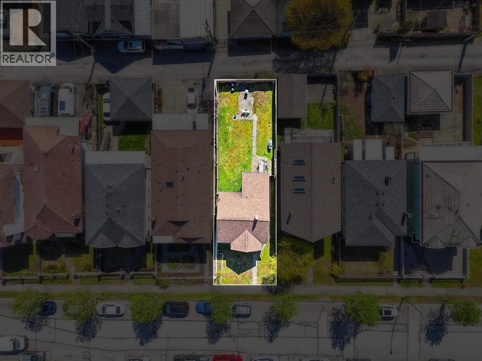3318 William Street, Vancouver, British Columbia  V5K 2Z3 - Photo 3 - R3054235