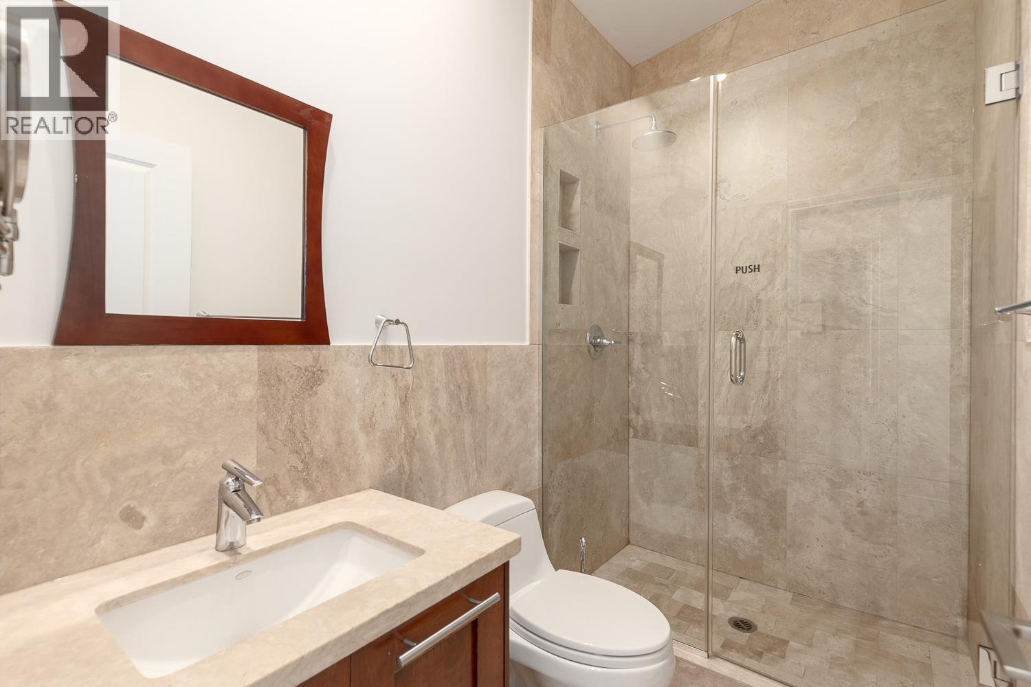 3681 Henderson Avenue, North Vancouver, British Columbia  V7J 3C8 - Photo 23 - R3054242