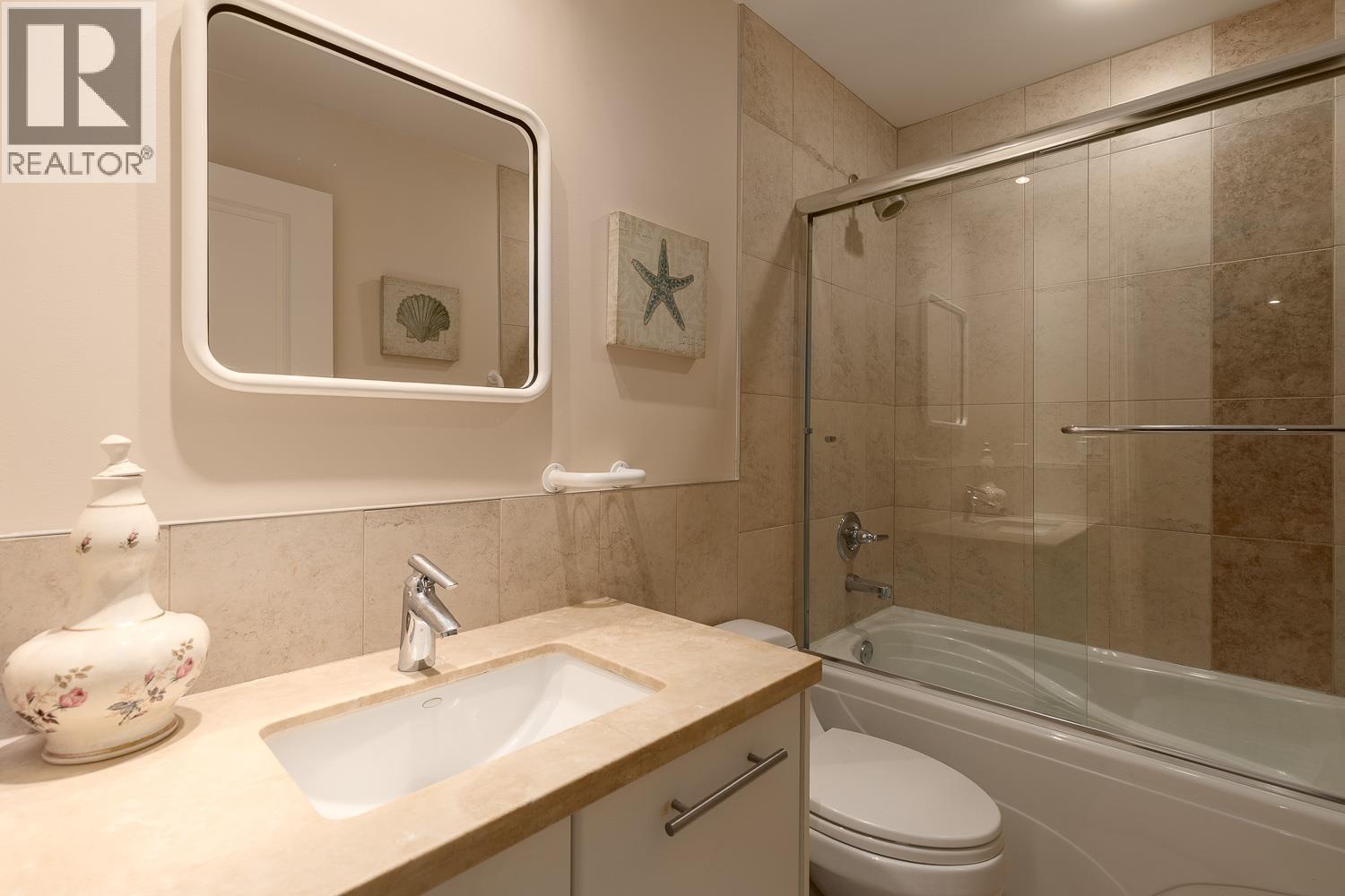 3681 Henderson Avenue, North Vancouver, British Columbia  V7J 3C8 - Photo 27 - R3054242