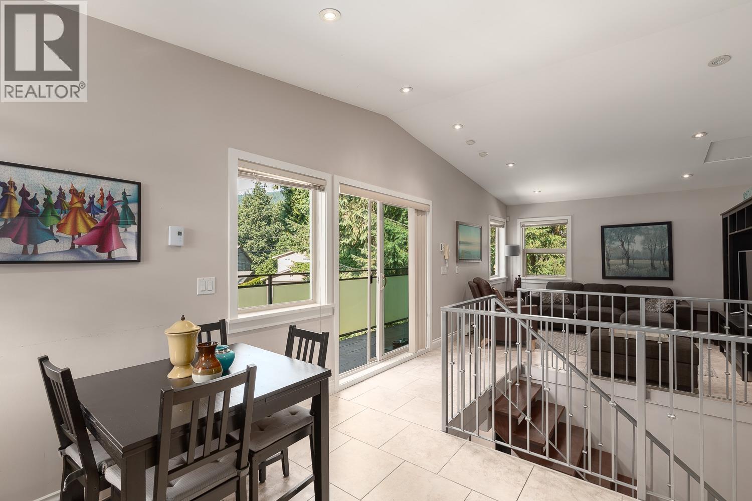 3681 Henderson Avenue, North Vancouver, British Columbia  V7J 3C8 - Photo 30 - R3054242