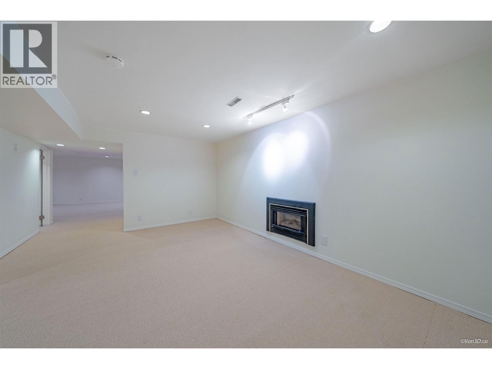 1072 Clements Avenue, North Vancouver, British Columbia  V7R 2L4 - Photo 23 - R3054243