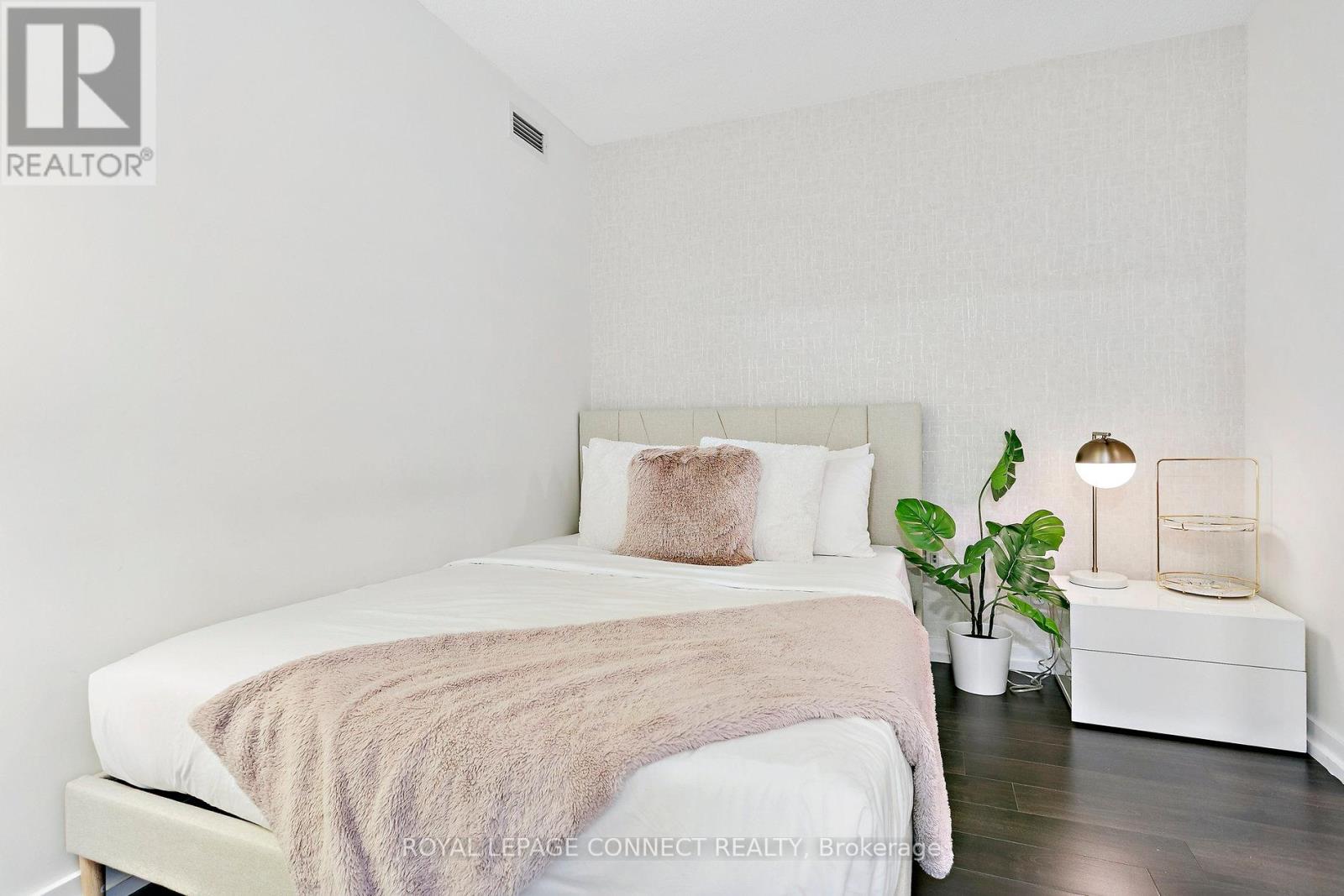 921 - 151 Dan Leckie Way, Toronto, Ontario  M5V 4B2 - Photo 11 - C12438707