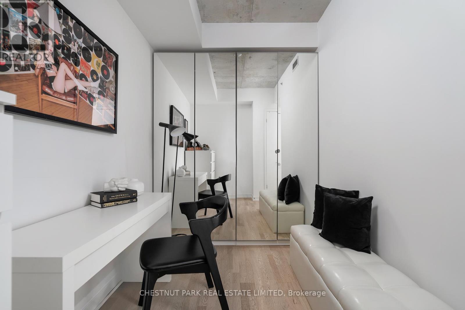 230 - 461 Adelaide Street, Toronto, Ontario  M5V 0L6 - Photo 17 - C12438712