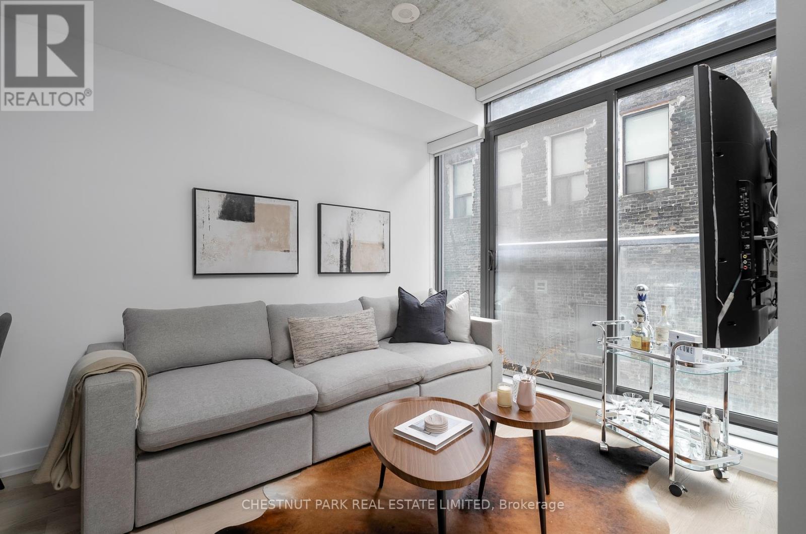 230 - 461 Adelaide Street, Toronto, Ontario  M5V 0L6 - Photo 4 - C12438712
