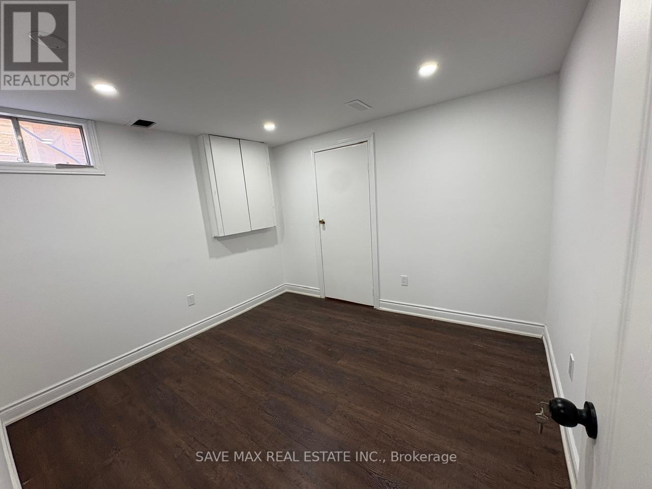 297 Magnolia Drive, Hamilton, Ontario  L9C 6R2 - Photo 14 - X12435895
