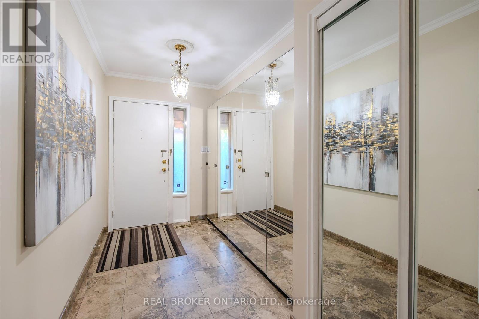 6 Streatham Place, Toronto, Ontario  M9B 6A4 - Photo 16 - W12435633