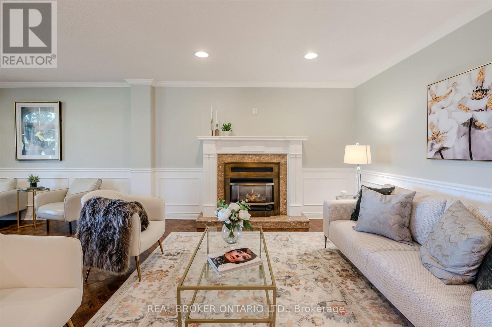 6 Streatham Place, Toronto, Ontario  M9B 6A4 - Photo 11 - W12435633