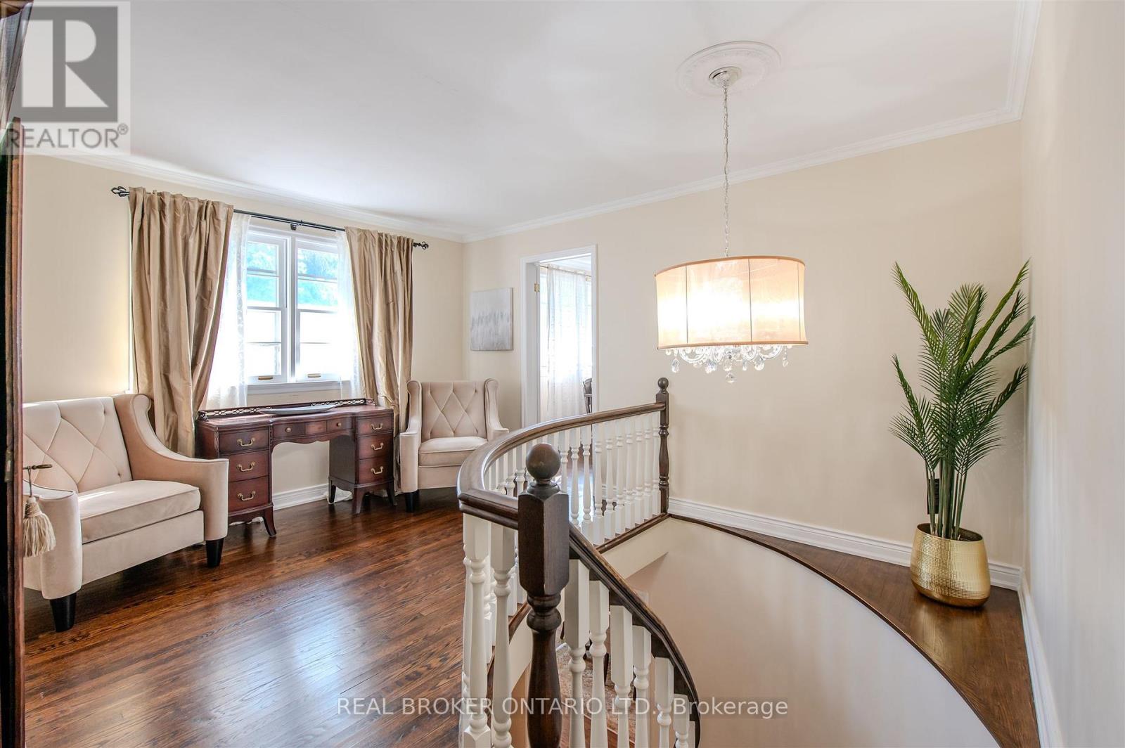 6 Streatham Place, Toronto, Ontario  M9B 6A4 - Photo 17 - W12435633
