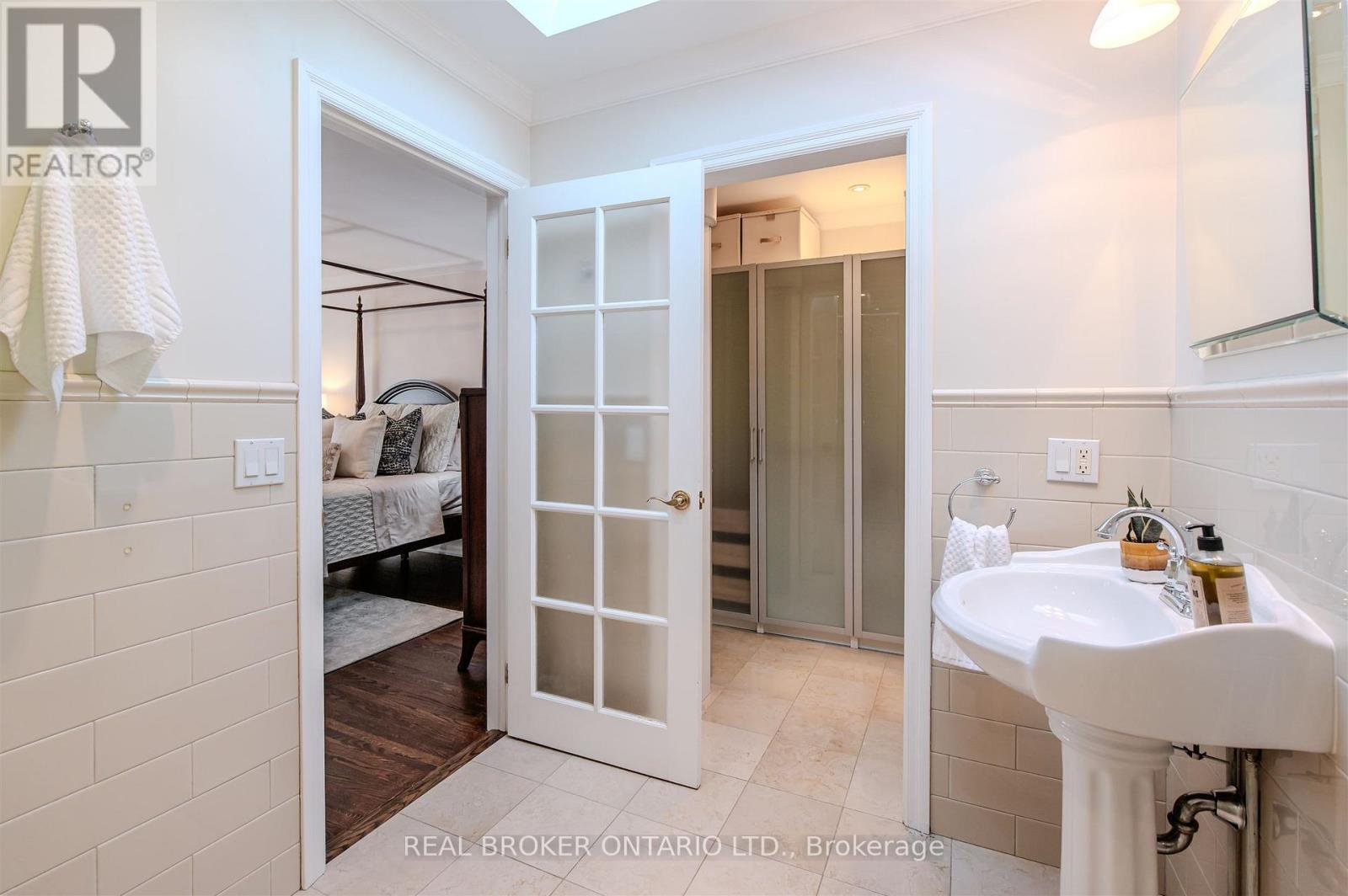 6 Streatham Place, Toronto, Ontario  M9B 6A4 - Photo 23 - W12435633