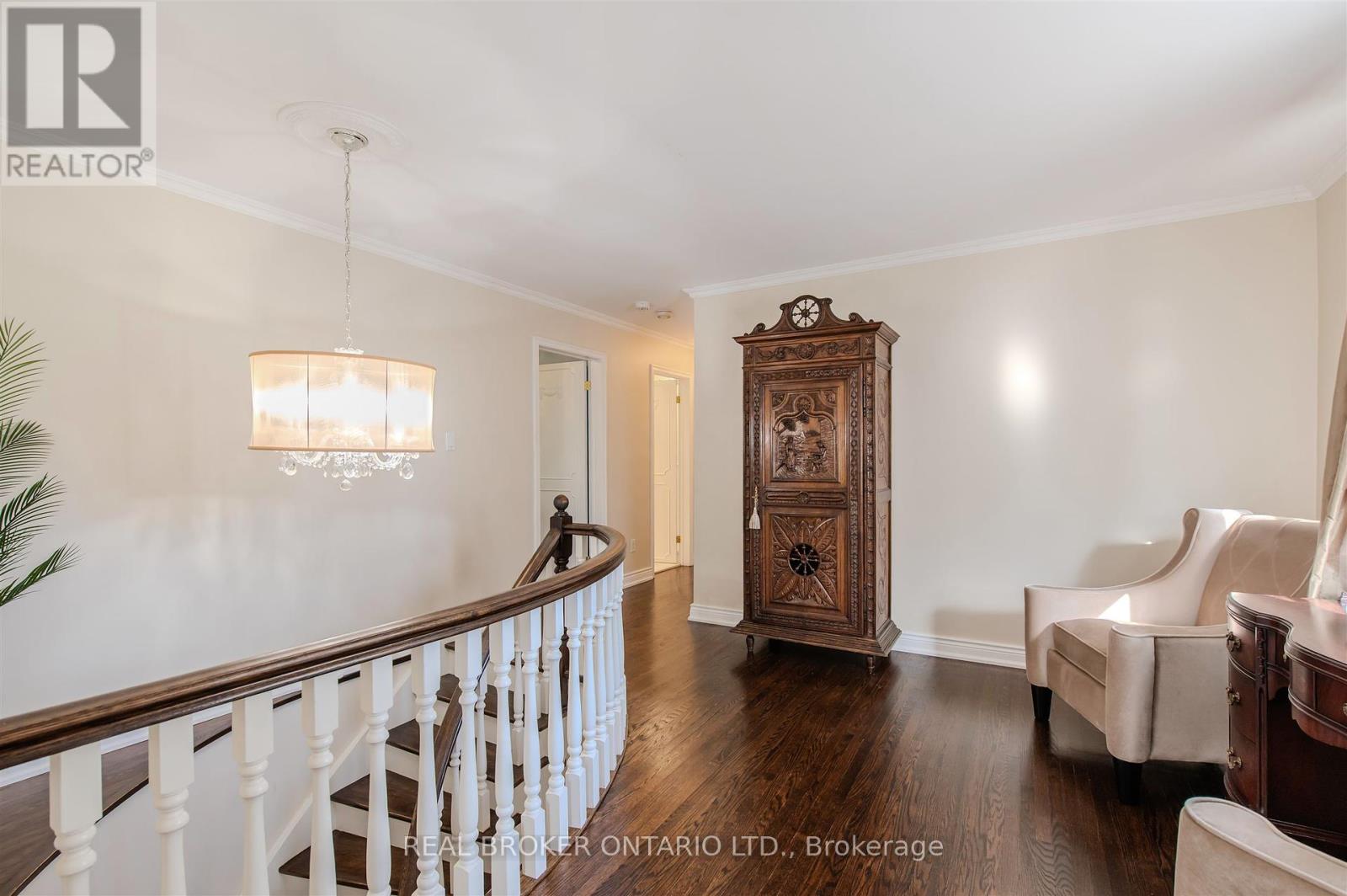 6 Streatham Place, Toronto, Ontario  M9B 6A4 - Photo 18 - W12435633