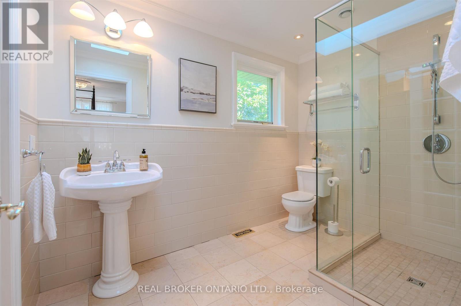 6 Streatham Place, Toronto, Ontario  M9B 6A4 - Photo 22 - W12435633