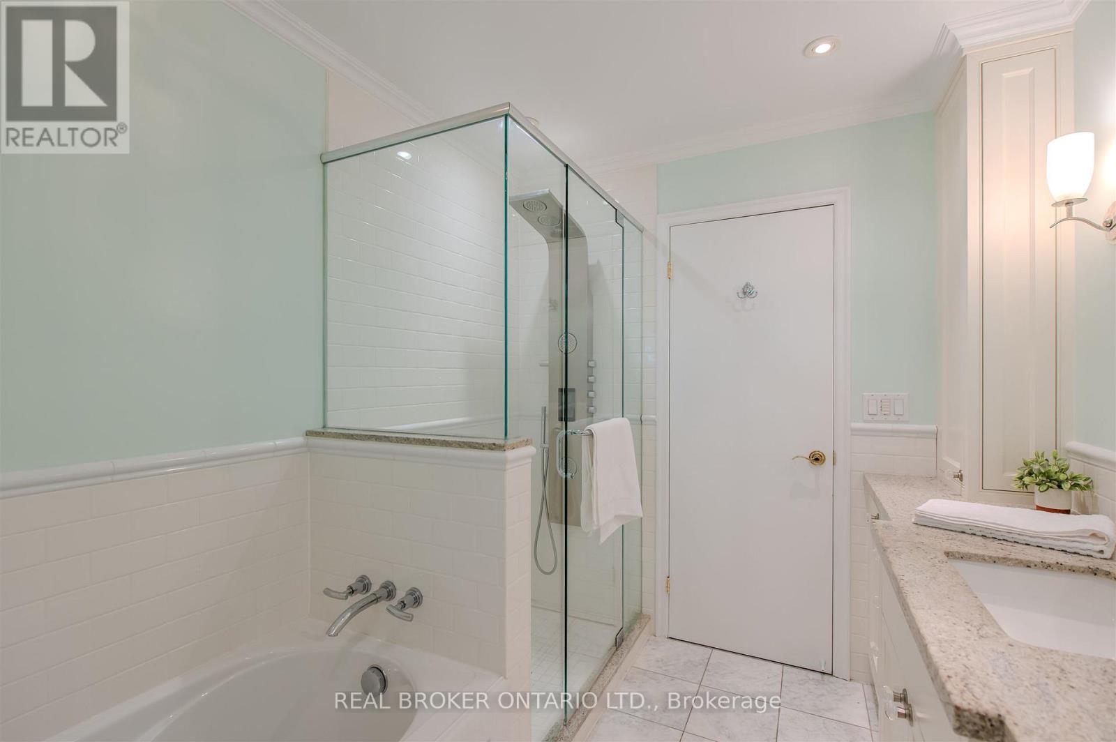 6 Streatham Place, Toronto, Ontario  M9B 6A4 - Photo 30 - W12435633