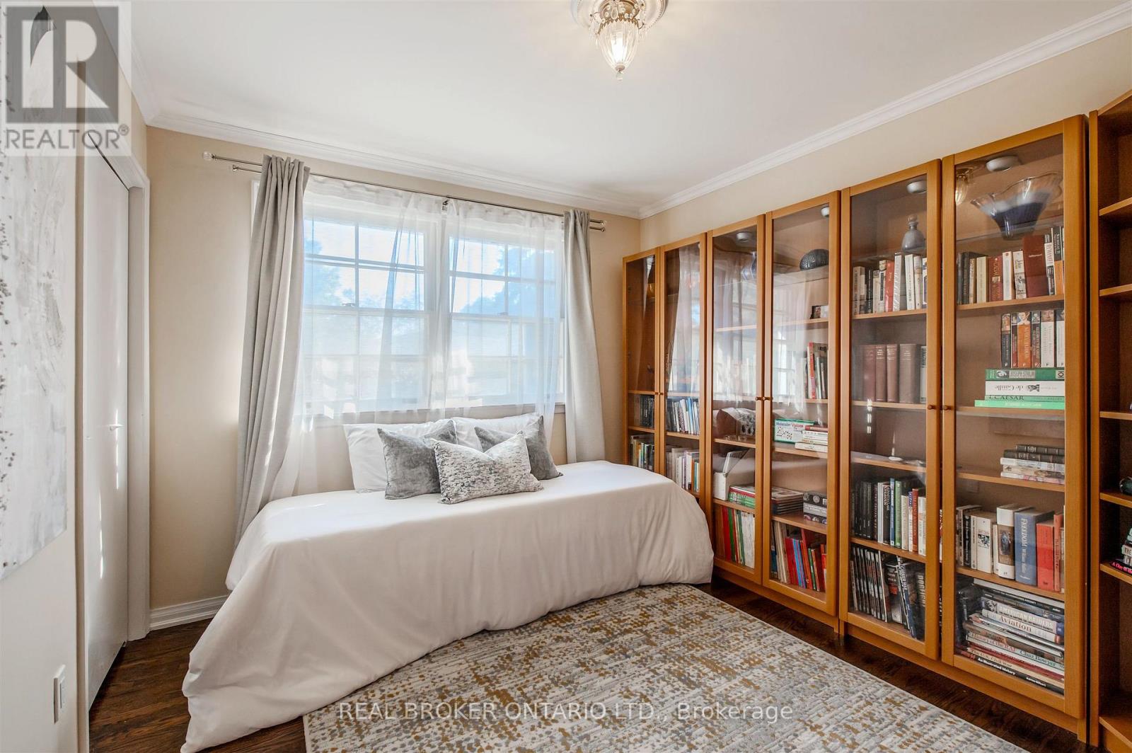 6 Streatham Place, Toronto, Ontario  M9B 6A4 - Photo 27 - W12435633
