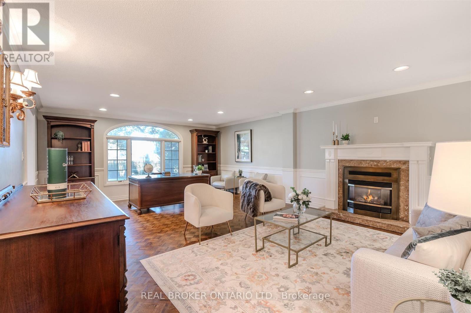 6 Streatham Place, Toronto, Ontario  M9B 6A4 - Photo 7 - W12435633