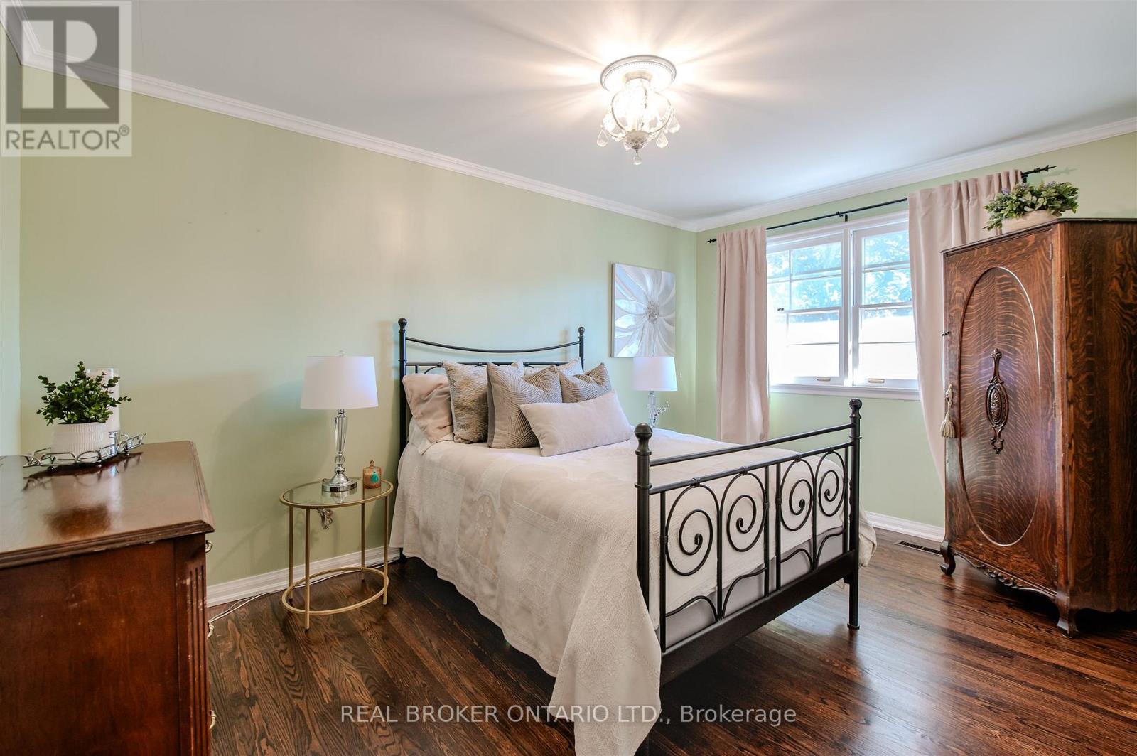 6 Streatham Place, Toronto, Ontario  M9B 6A4 - Photo 25 - W12435633
