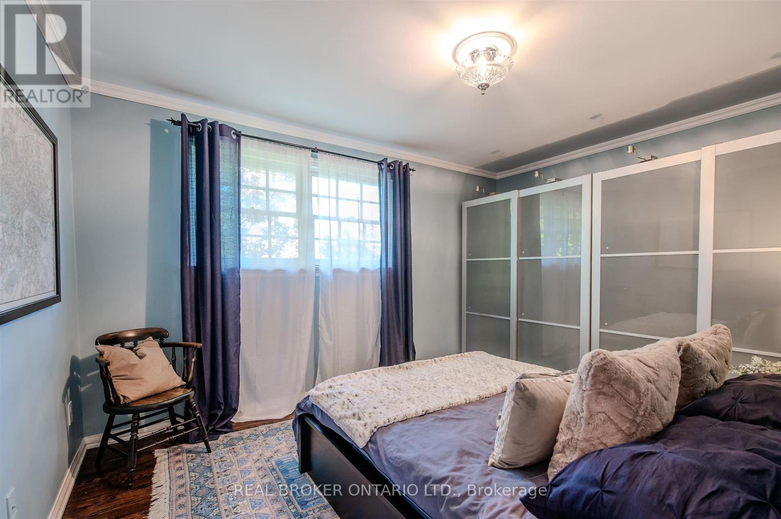 6 Streatham Place, Toronto, Ontario  M9B 6A4 - Photo 28 - W12435633