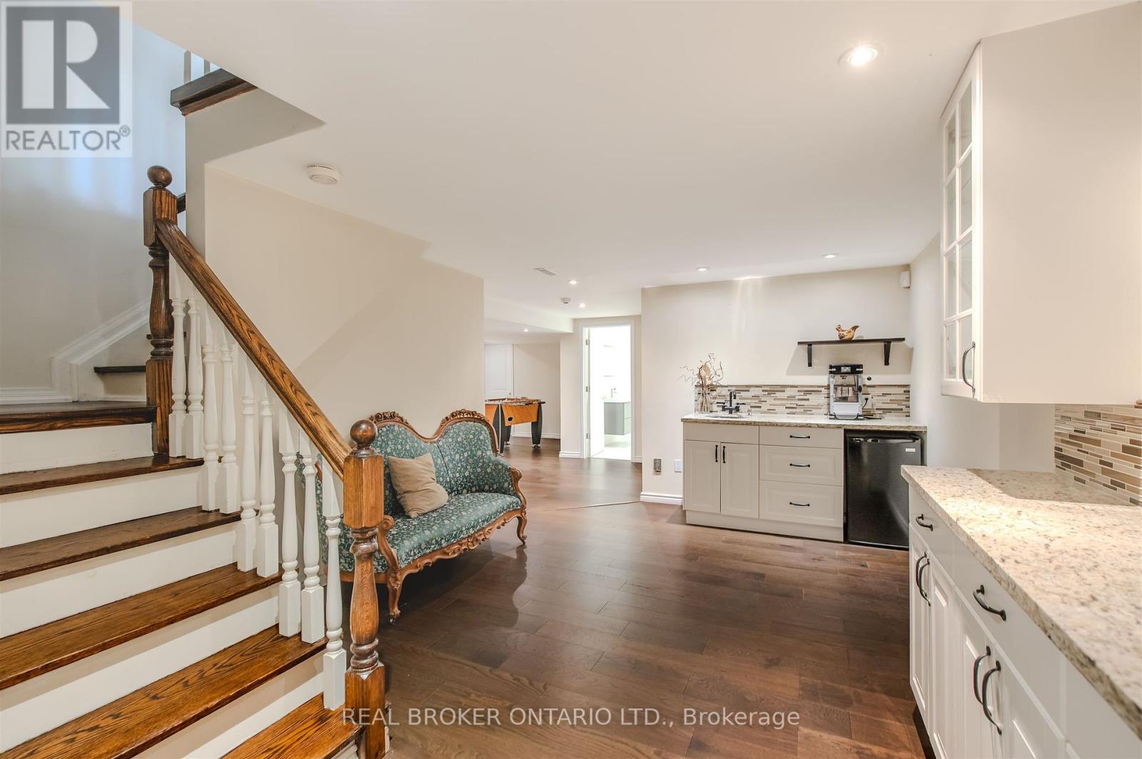 6 Streatham Place, Toronto, Ontario  M9B 6A4 - Photo 31 - W12435633