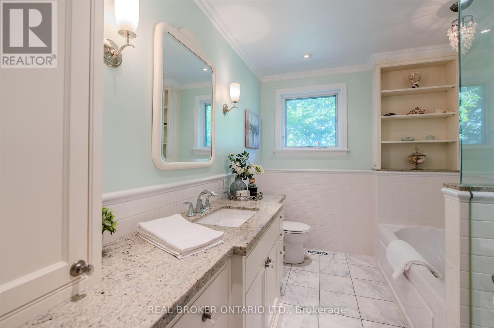 6 Streatham Place, Toronto, Ontario  M9B 6A4 - Photo 29 - W12435633