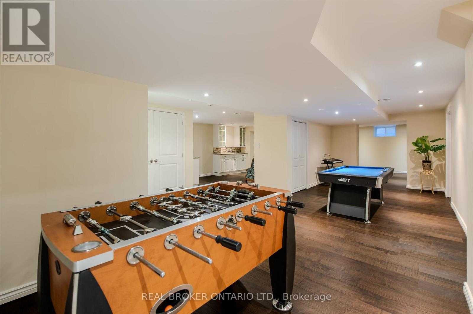 6 Streatham Place, Toronto, Ontario  M9B 6A4 - Photo 35 - W12435633