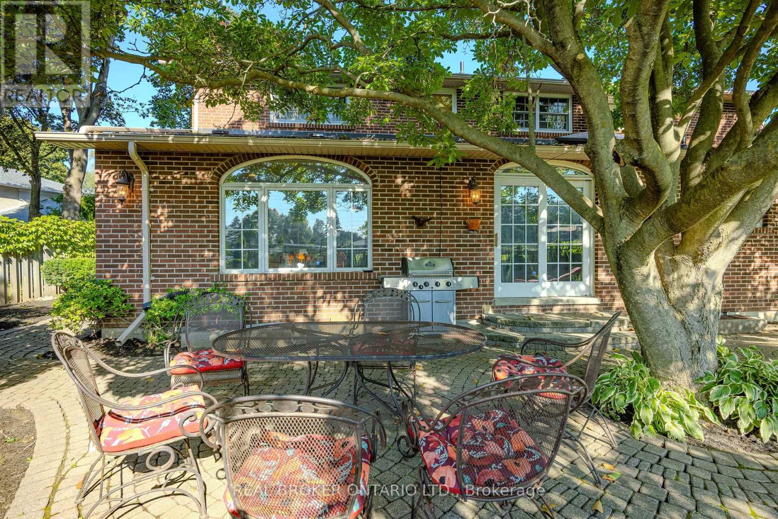 6 Streatham Place, Toronto, Ontario  M9B 6A4 - Photo 39 - W12435633