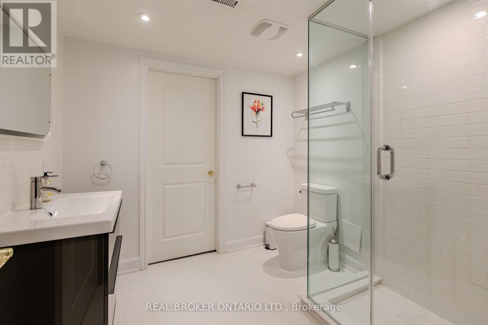 6 Streatham Place, Toronto, Ontario  M9B 6A4 - Photo 36 - W12435633