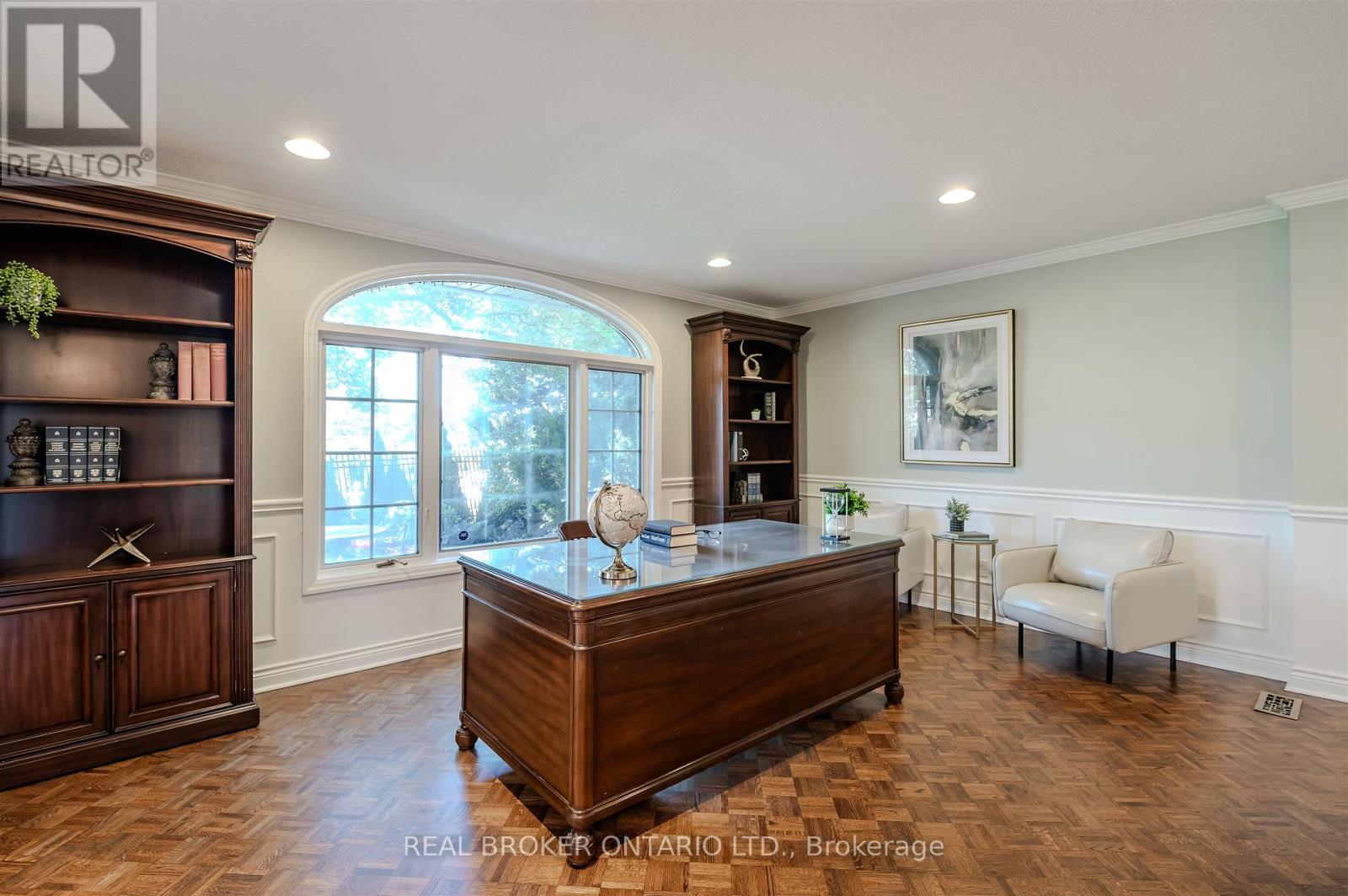6 Streatham Place, Toronto, Ontario  M9B 6A4 - Photo 8 - W12435633