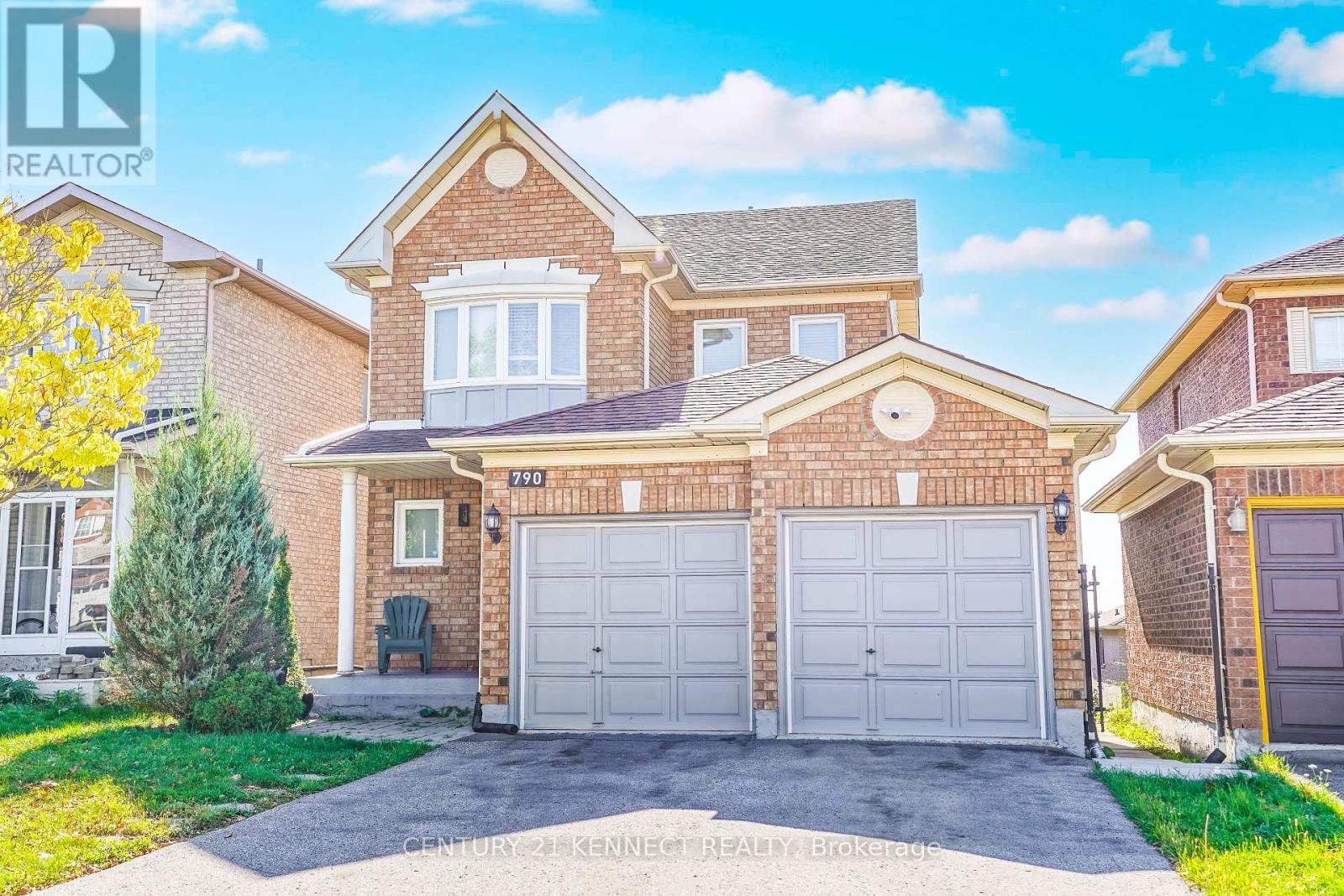790 STONEHAVEN AVENUE, Newmarket, Ontario