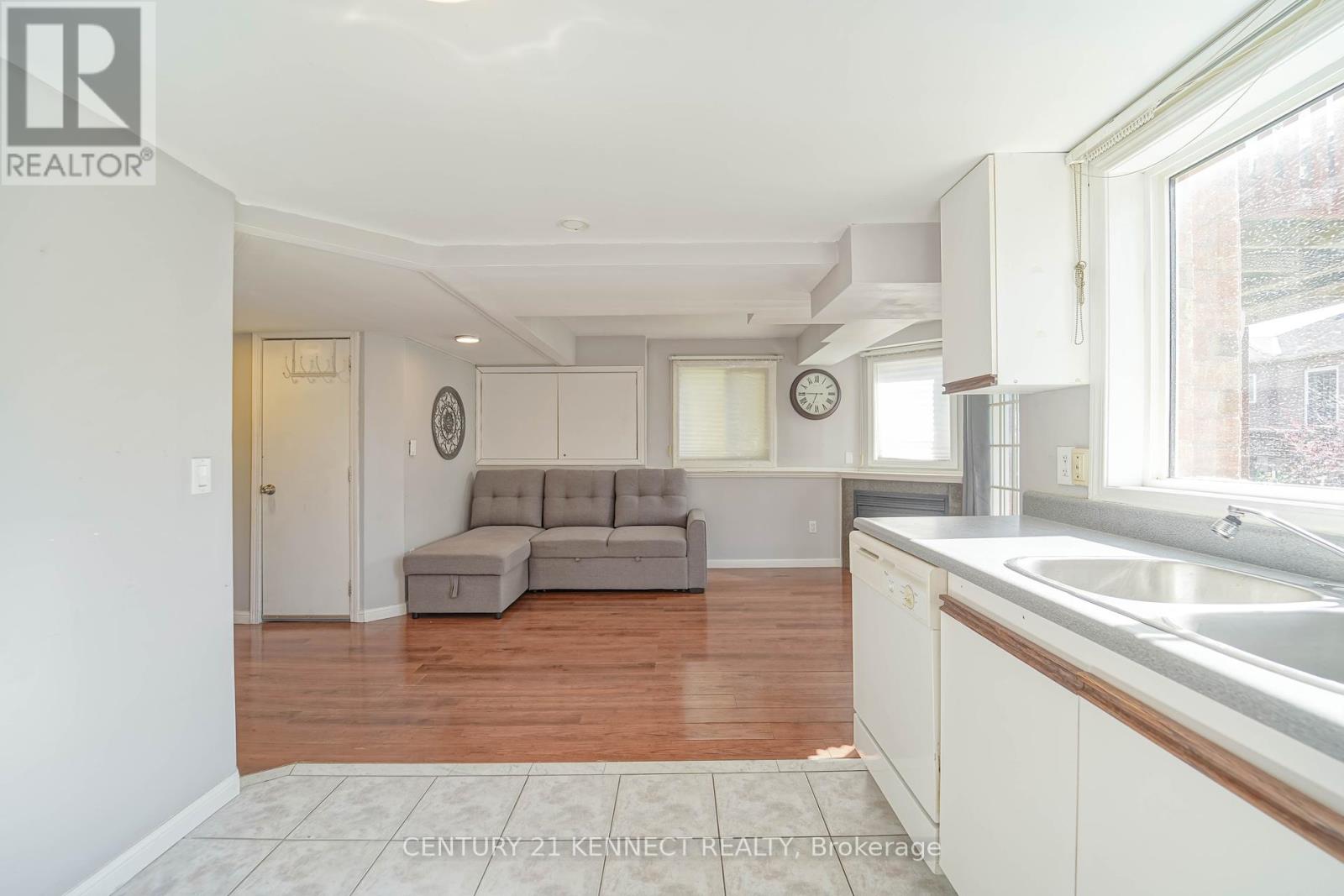 790 Stonehaven Avenue, Newmarket, Ontario  L3X 2G2 - Photo 14 - N12438703