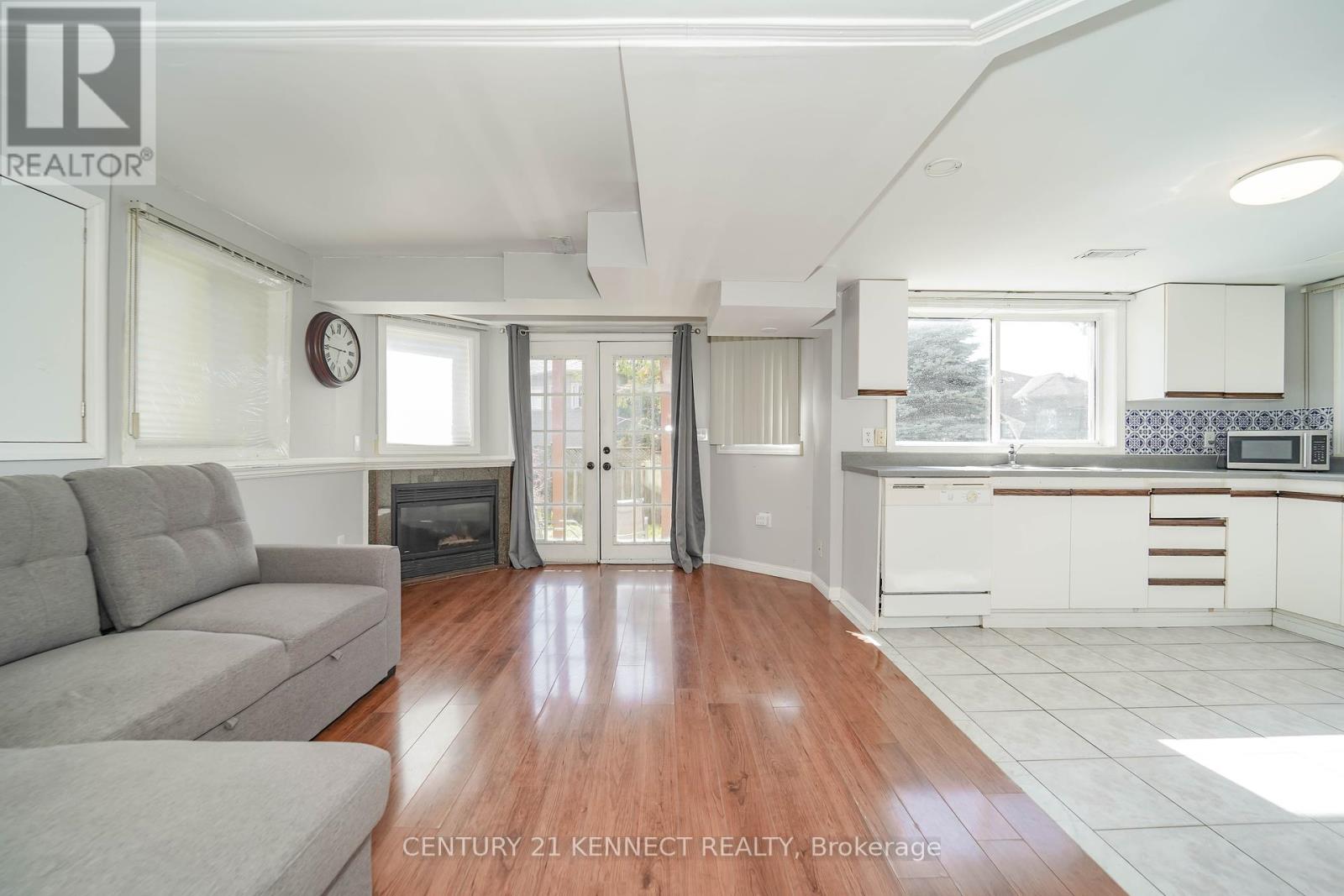 790 Stonehaven Avenue, Newmarket, Ontario  L3X 2G2 - Photo 2 - N12438703