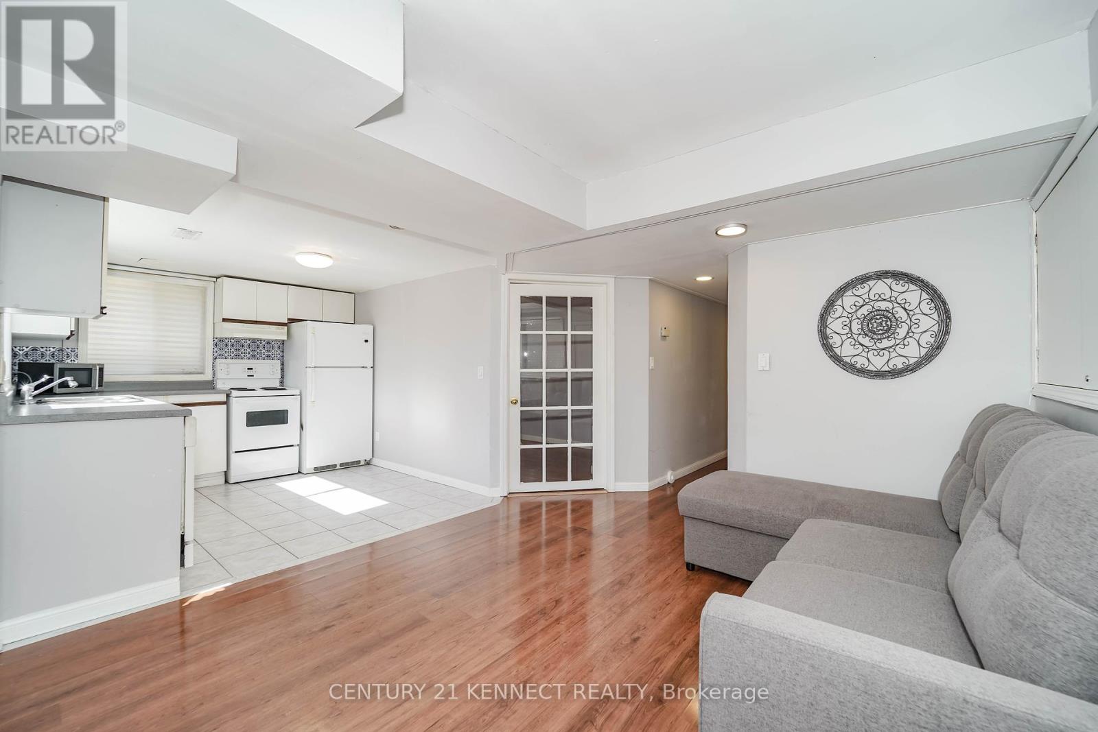790 Stonehaven Avenue, Newmarket, Ontario  L3X 2G2 - Photo 3 - N12438703