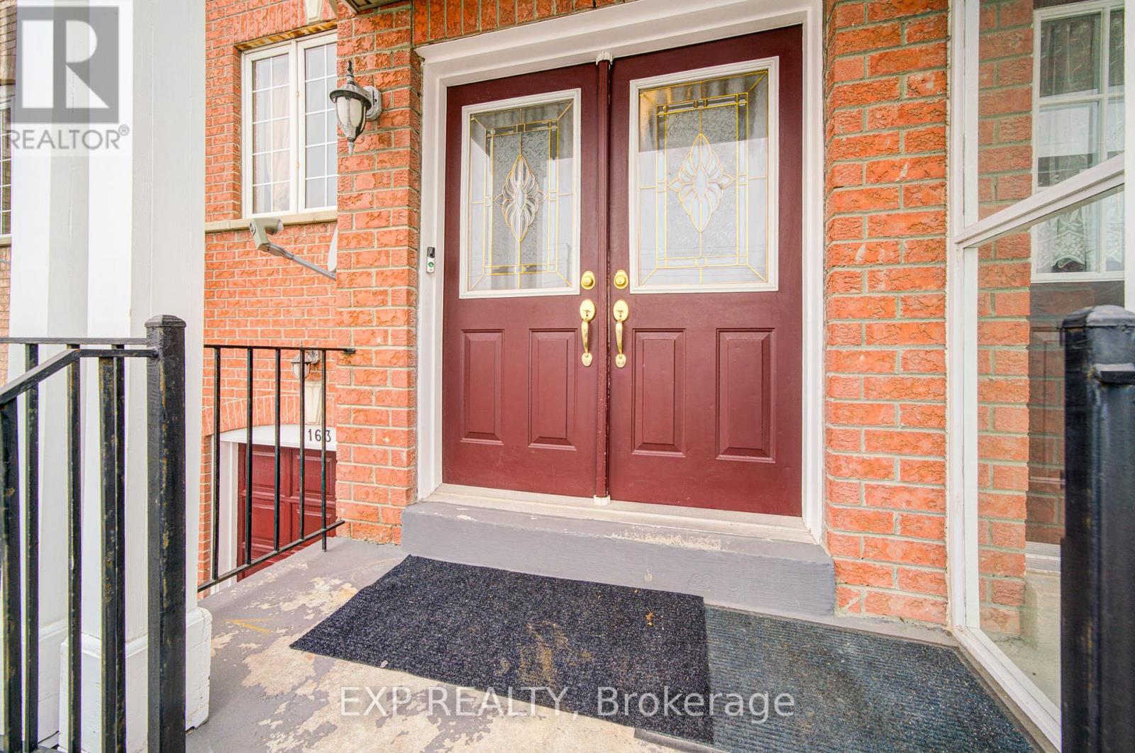 163 Sassafras Circle, Vaughan, Ontario  L4J 8M6 - Photo 2 - N12438717