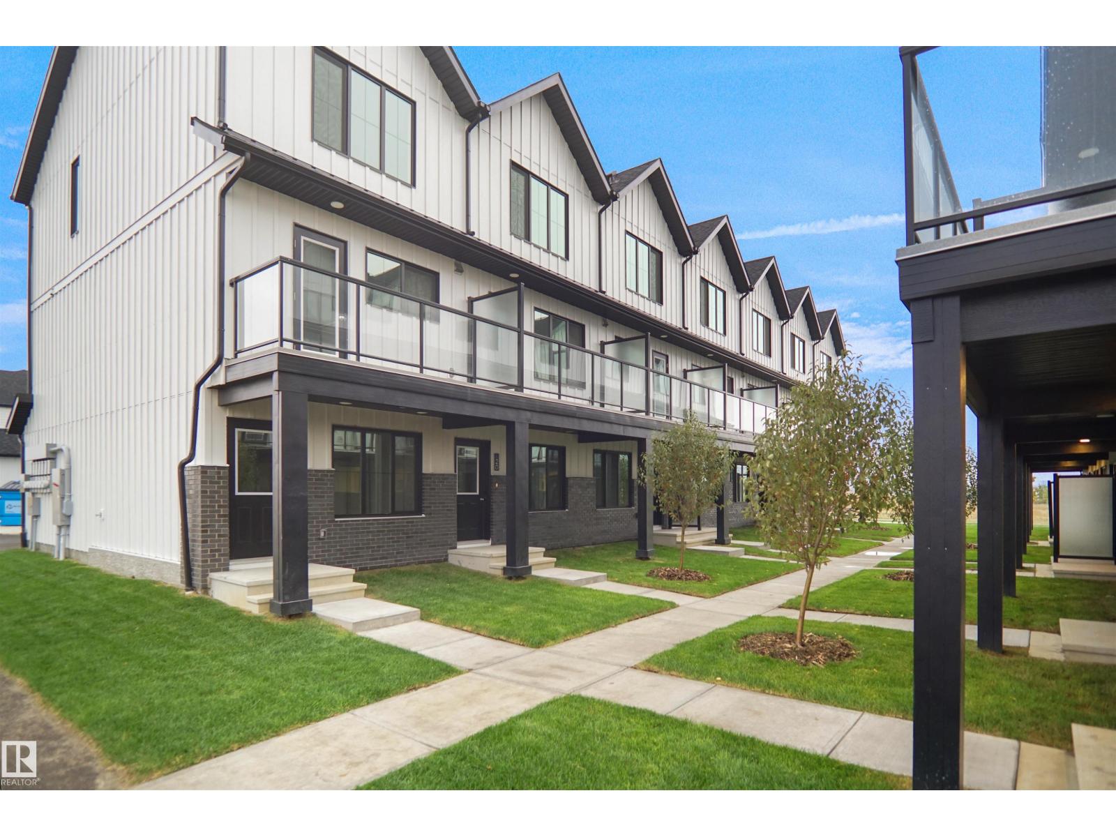 #20 29 Airport RD NW, Edmonton, Alberta