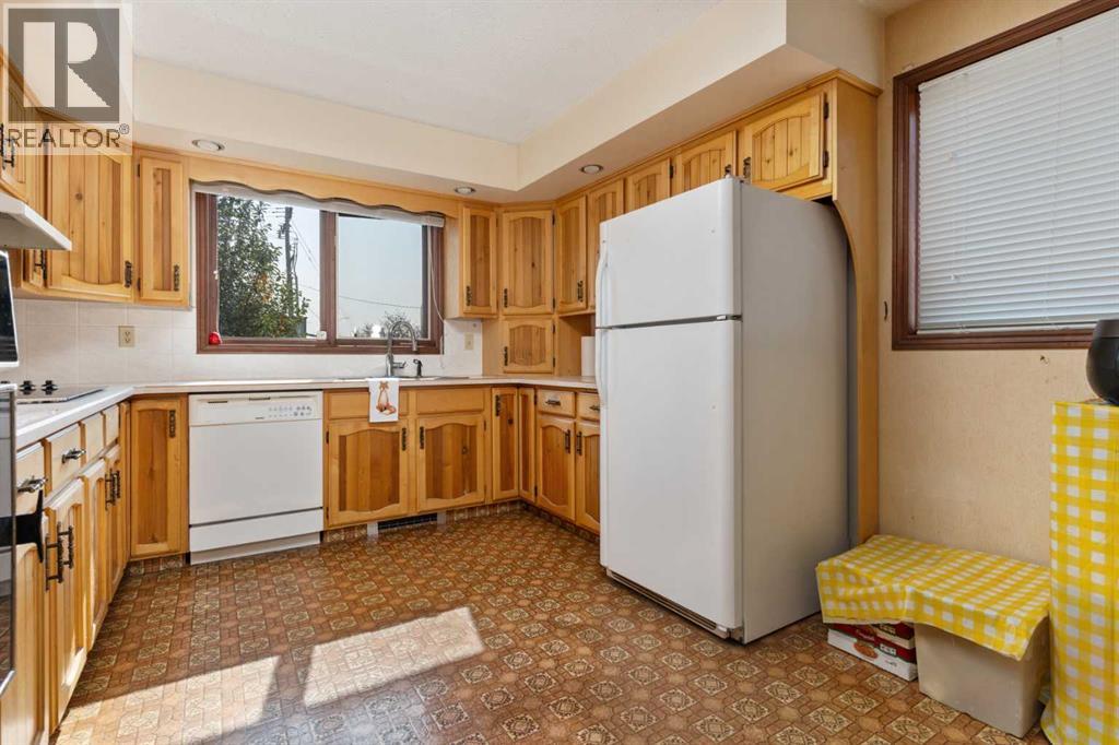 6521 49 Avenue, Camrose, Alberta  T4V 0P6 - Photo 8 - A2256057
