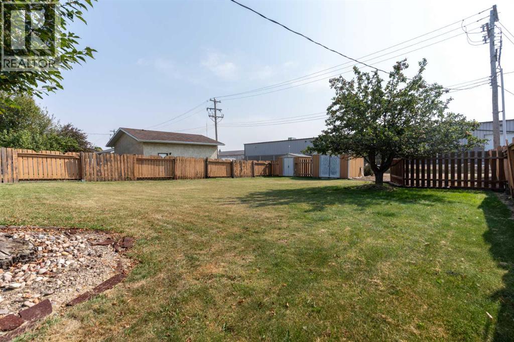 6521 49 Avenue, Camrose, Alberta  T4V 0P6 - Photo 41 - A2256057