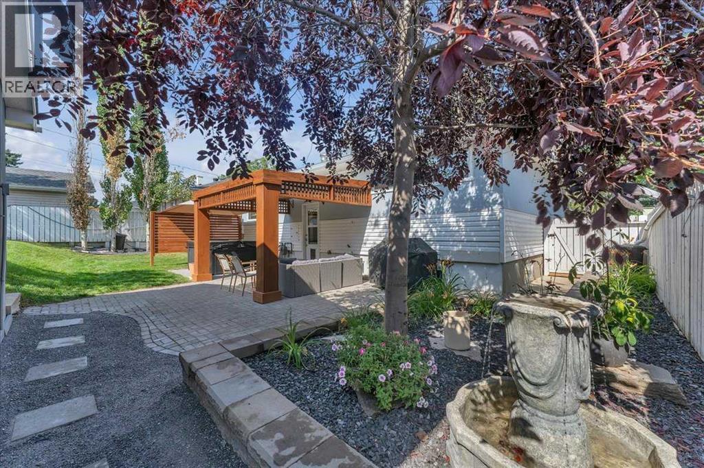 85 Warwick Drive Sw, Calgary, Alberta  T3C 2R5 - Photo 3 - A2254403