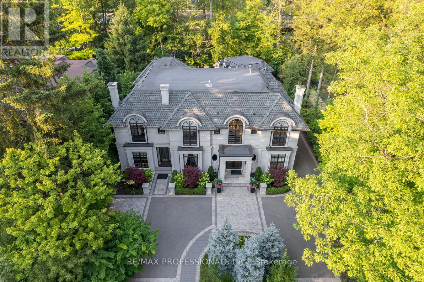 1285 Minaki Road, Mississauga, Ontario  L5C 2X5 - Photo 4 - W12438713