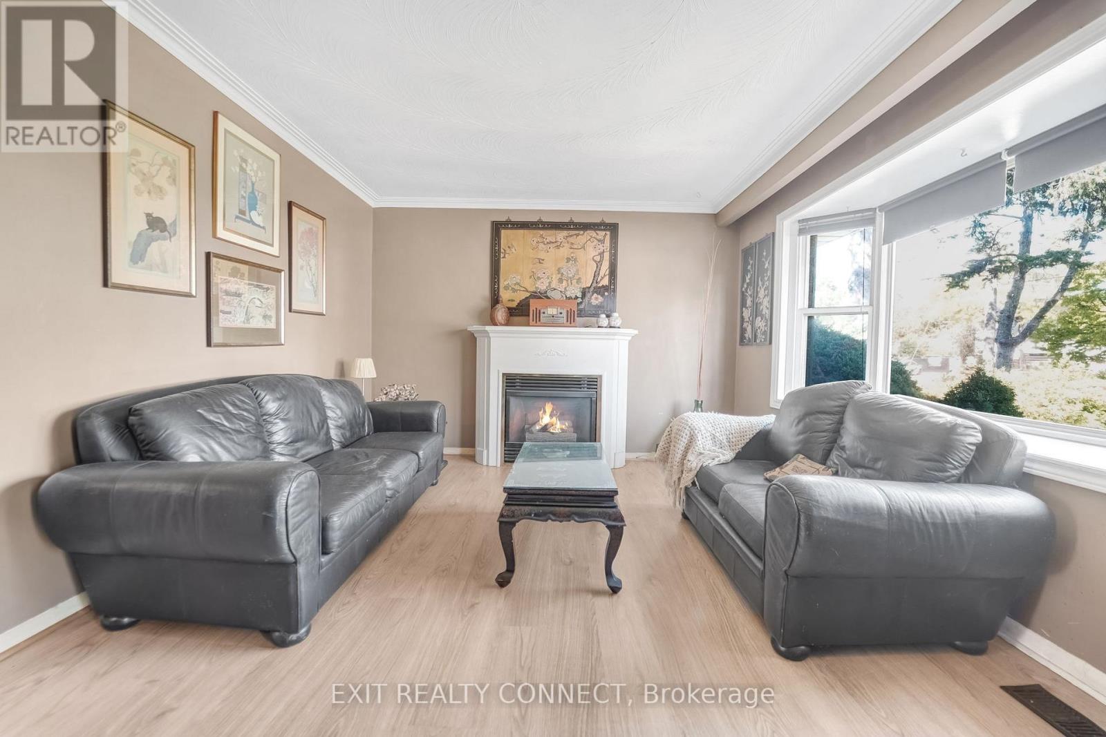 398 Third Line, Oakville, Ontario  L6L 4A5 - Photo 10 - W12438716