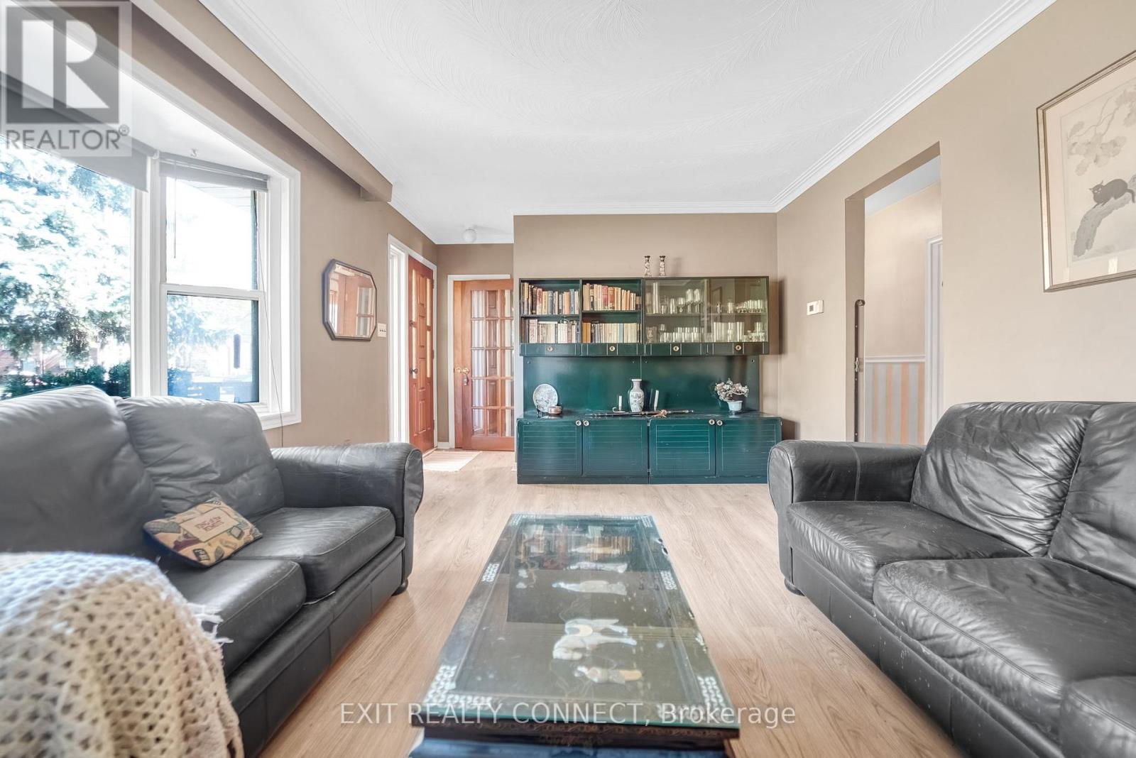 398 Third Line, Oakville, Ontario  L6L 4A5 - Photo 11 - W12438716