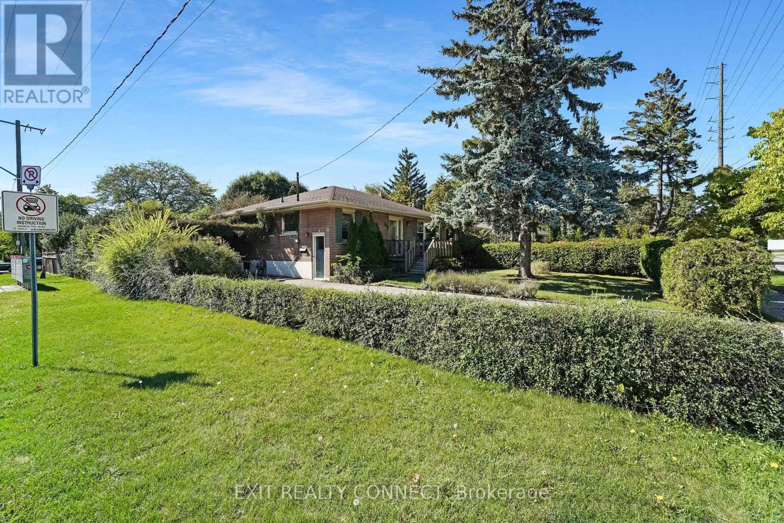 398 Third Line, Oakville, Ontario  L6L 4A5 - Photo 2 - W12438716