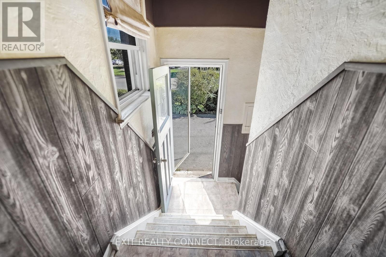 398 Third Line, Oakville, Ontario  L6L 4A5 - Photo 8 - W12438716