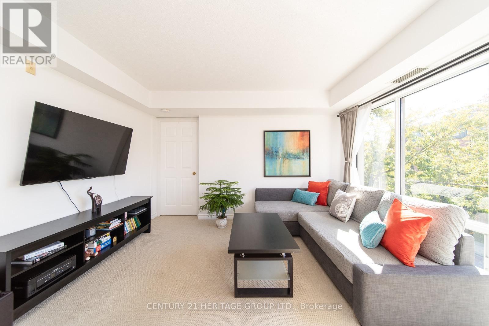 303 - 211 Randolph Road, Toronto, Ontario  M4G 4H1 - Photo 1 - C12437008