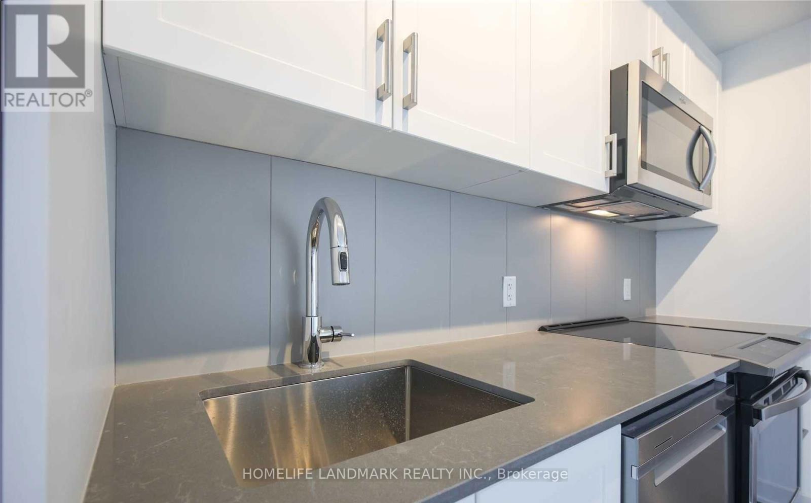 201 - 681 Yonge St Street N, Barrie (Painswick South), Ontario  L9J 0K1 - Photo 5 - S12401687