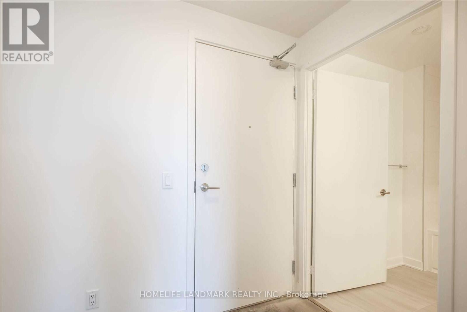 201 - 681 Yonge St Street N, Barrie (Painswick South), Ontario  L9J 0K1 - Photo 4 - S12401687